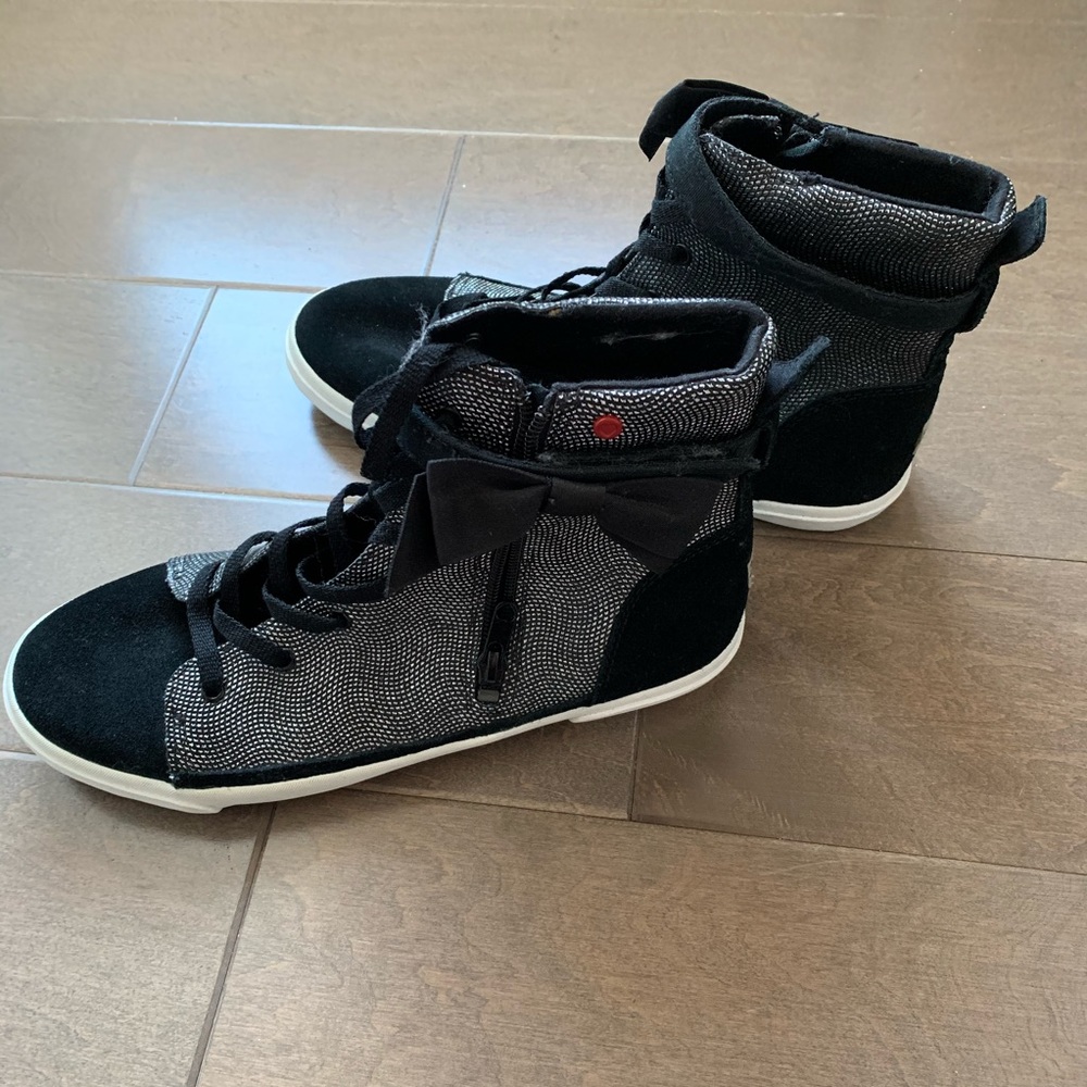 NWOT UGG suede/glitter high top sneaker